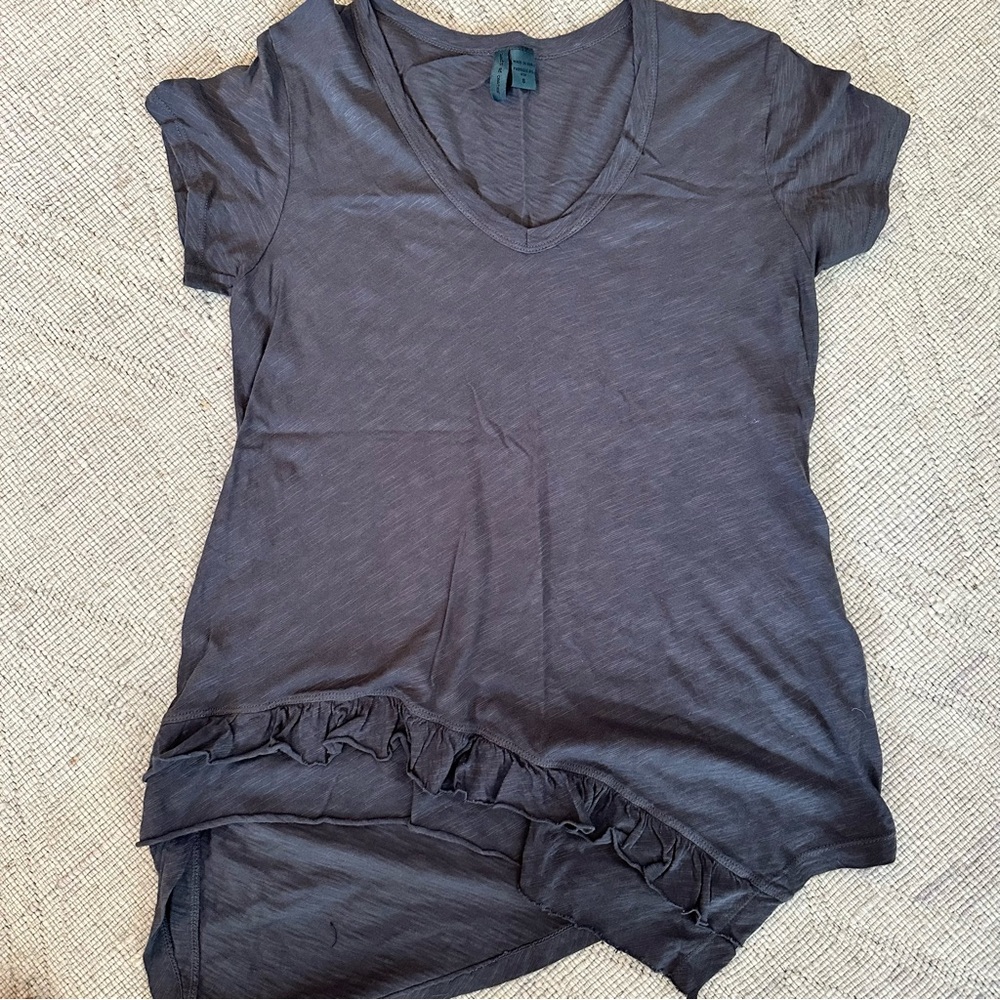 LEFT OF CENTER gorgeous deep grey 100% cotton ruffle V neck